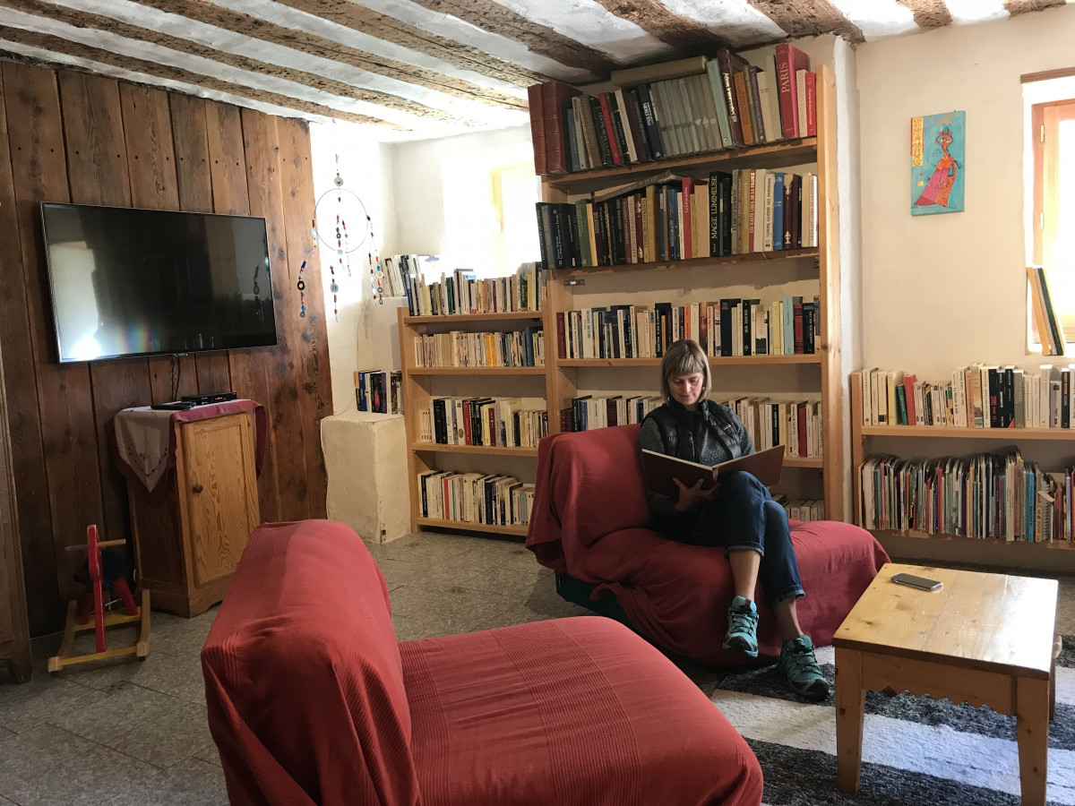 Espace détente-coin lecture de l'Hôtel et Restaurant