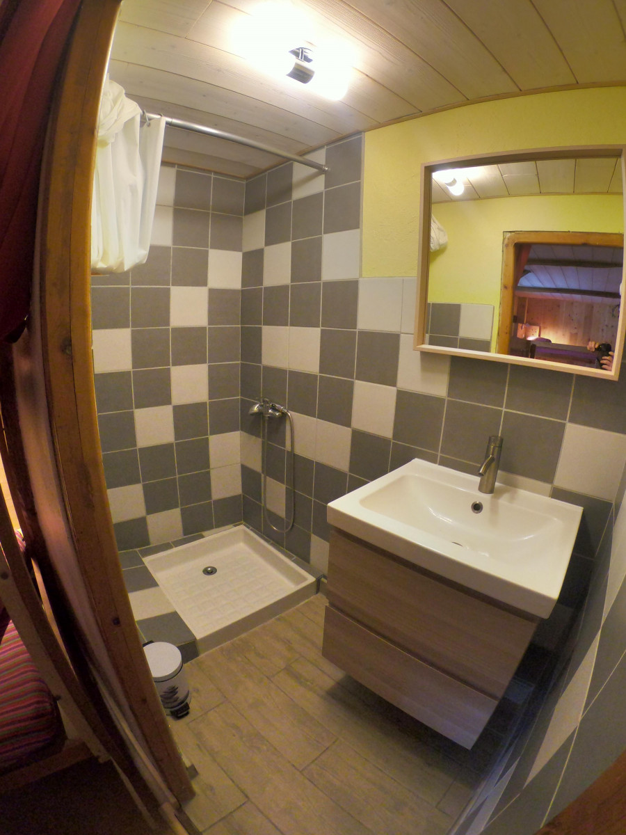 PT Laus sdb PT Laus sdb