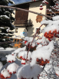 Entrée du chalet en hiver