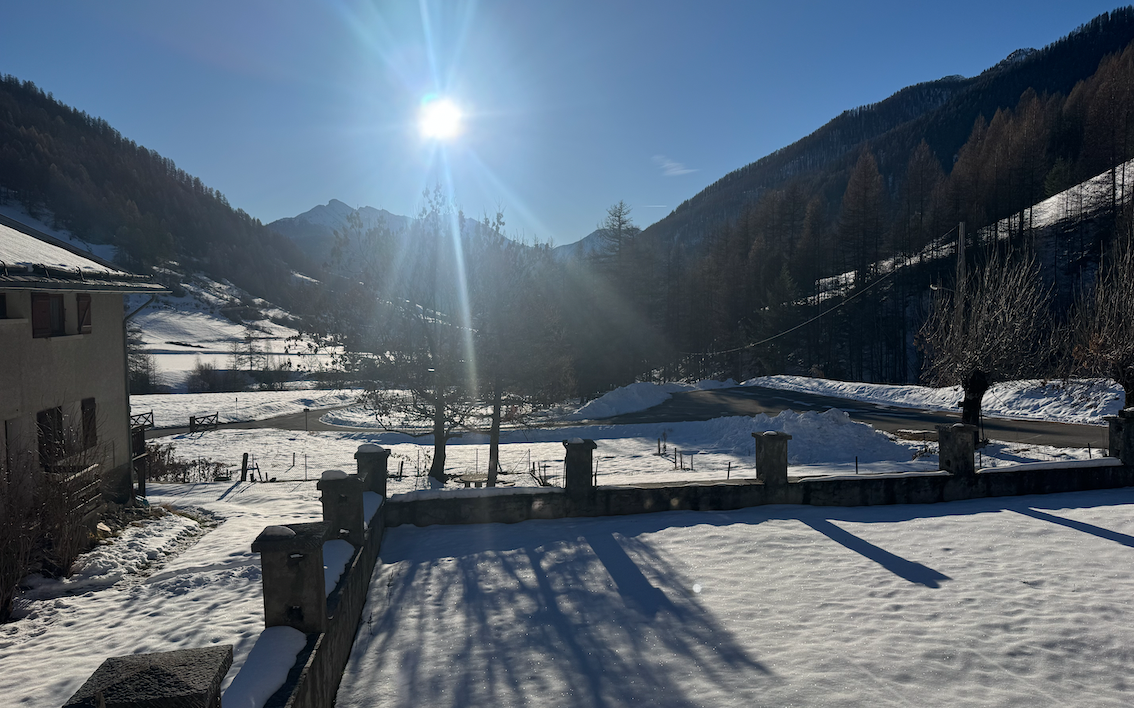 Room 502723-1191086 Room 502723-1191086