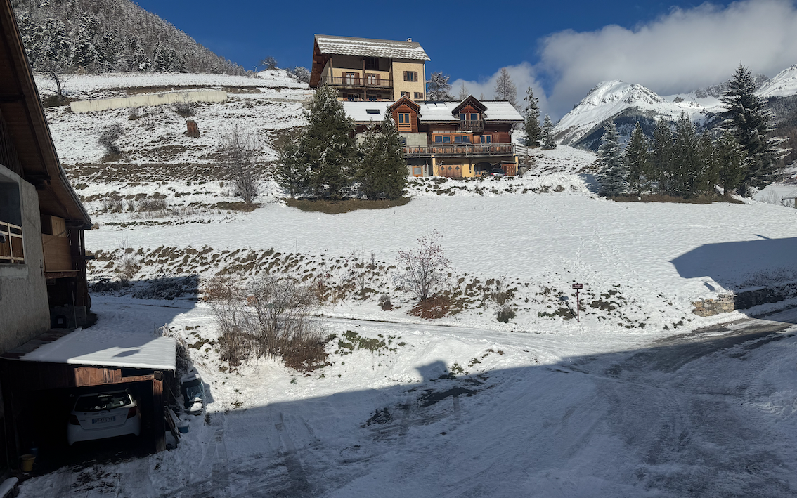 Room 502723-1191088 Room 502723-1191088