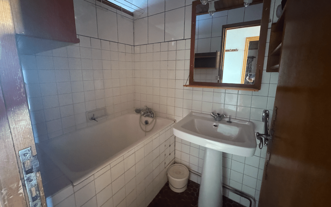 Room 502723-1191090