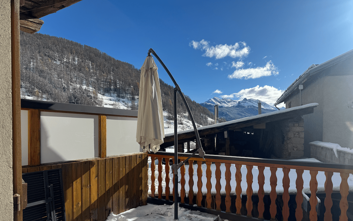 Room 502723-1191093 Room 502723-1191093