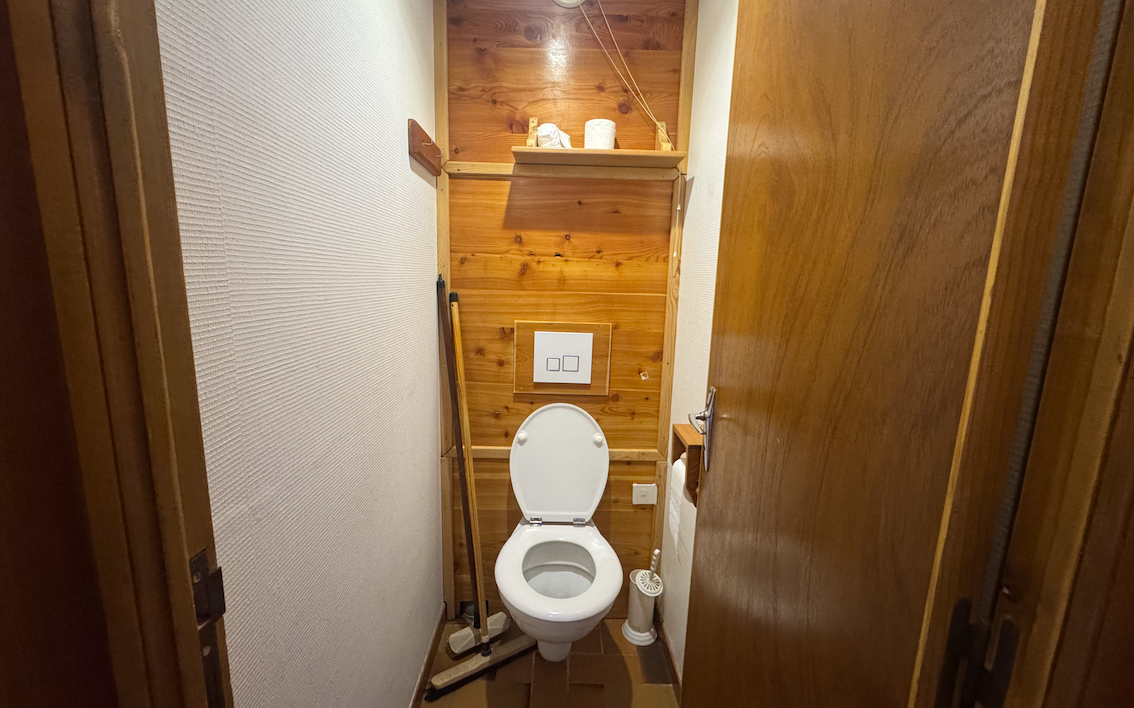 Room 502723-1194089 Room 502723-1194089