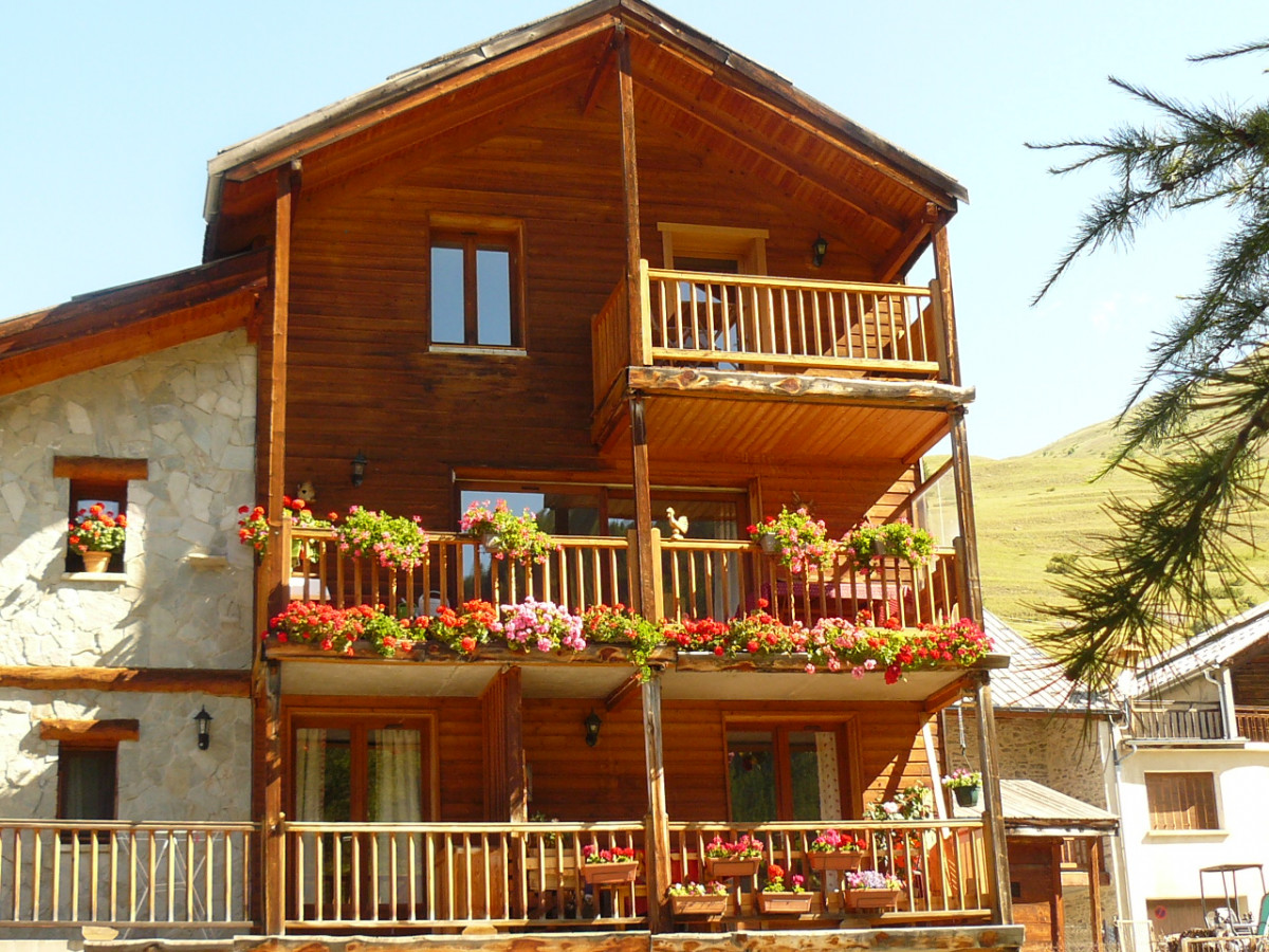 Appartement 4 personnes - Poya n°22 Appartement 4 personnes - Poya n°22