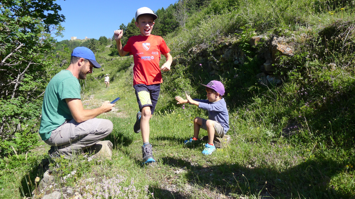 Les petits explorateurs et les terrasses d'Hercule_Réallon