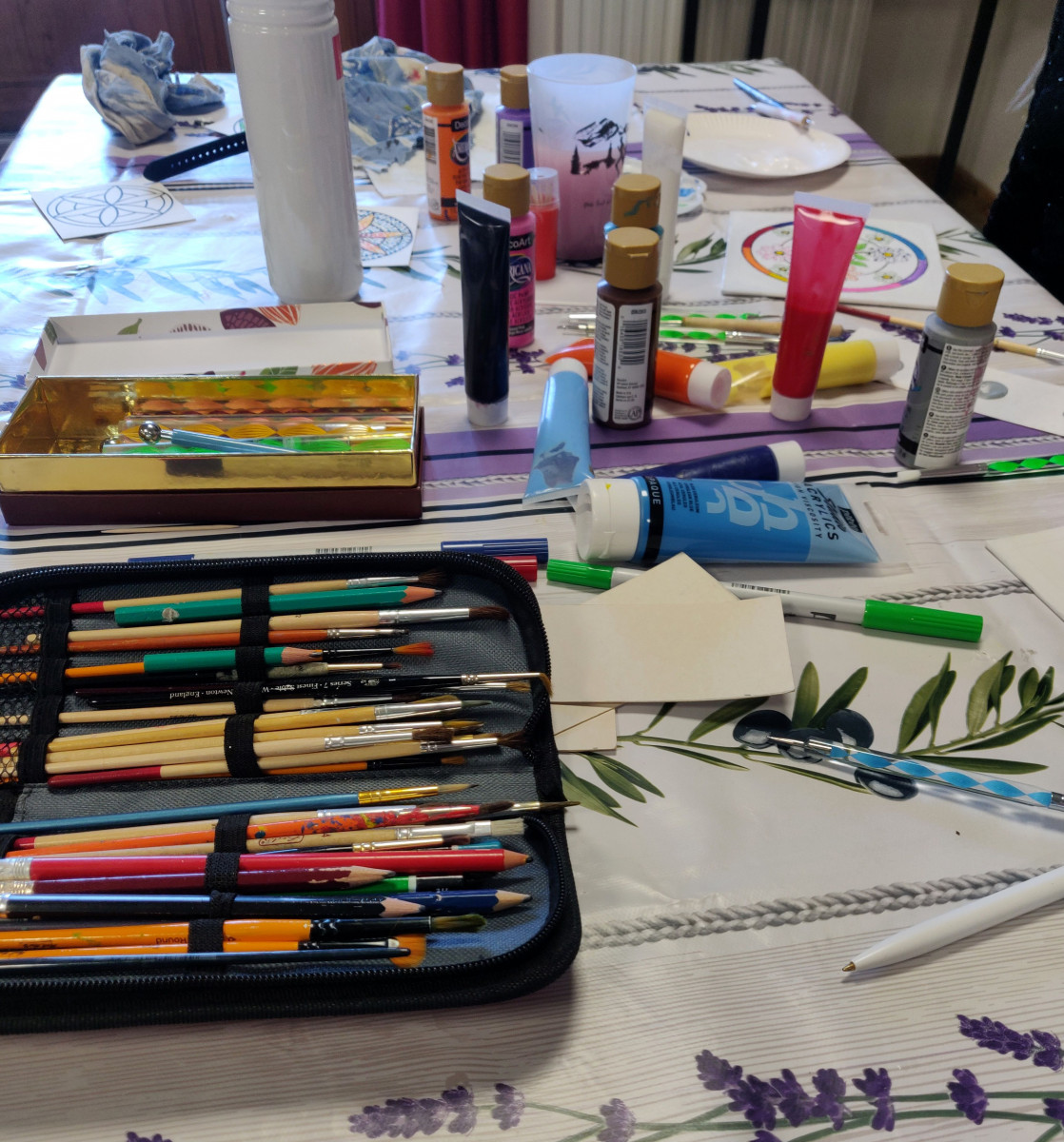 Atelier de peinture acrylique: réalisation de mandalas_Arvieux Atelier de peinture acrylique: réalisation de mandalas_Arvieux