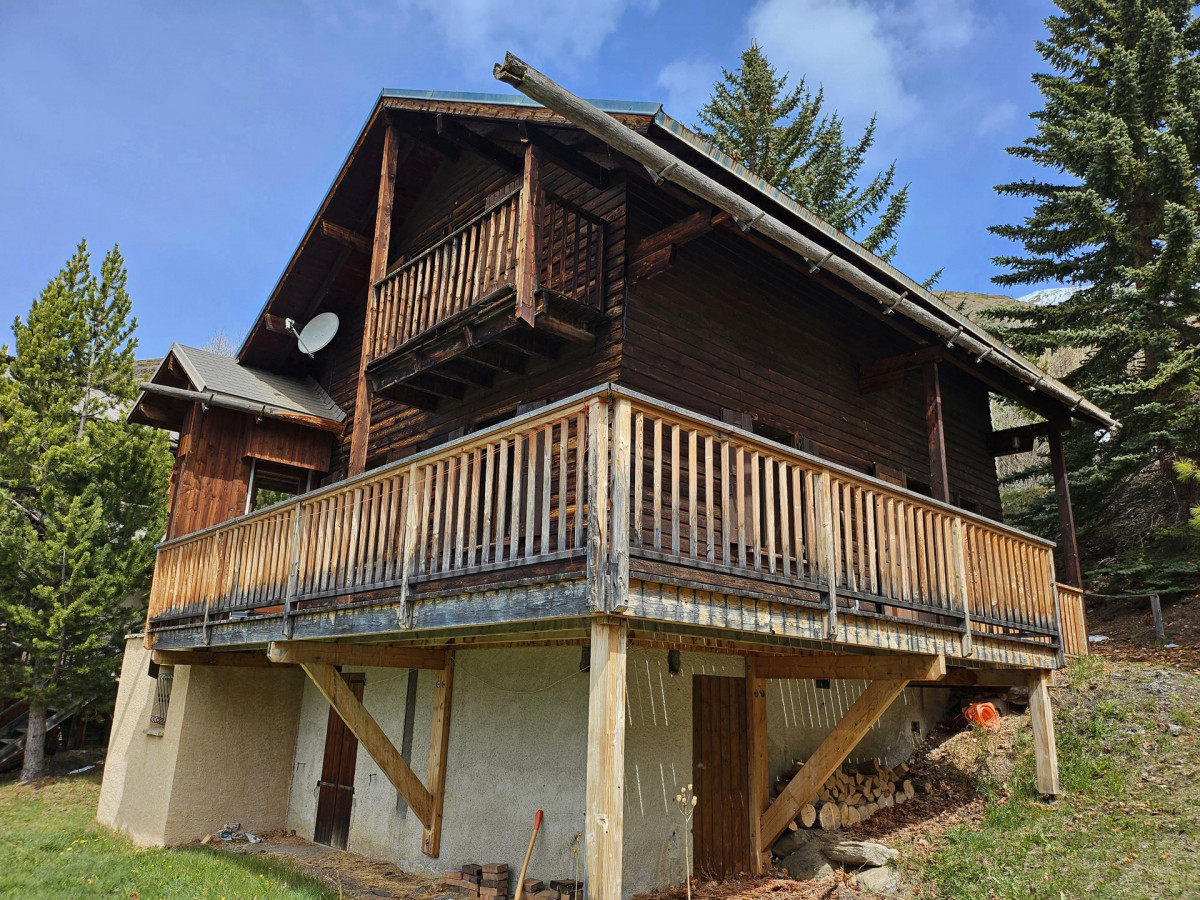 hero_chalet.jpg hero_chalet.jpg