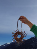 Atelier de vannerie: confection d'une mangeoire ronde pour les oiseaux_Arvieux