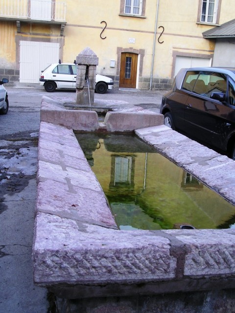 lavoir_mt_dauphin.jpg lavoir_mt_dauphin.jpg