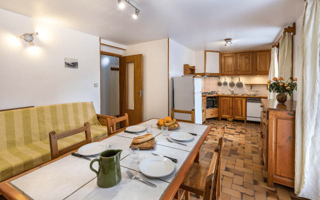 Room 502723-1194088 Room 502723-1194088