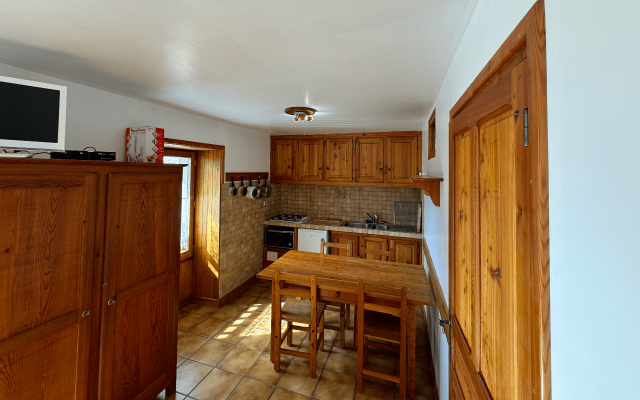 Room 502723-1194090
