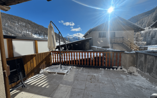 Room 502723-1191093 Room 502723-1191093