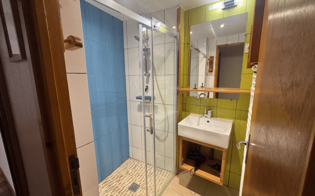 Room 502723-1194088 Room 502723-1194088