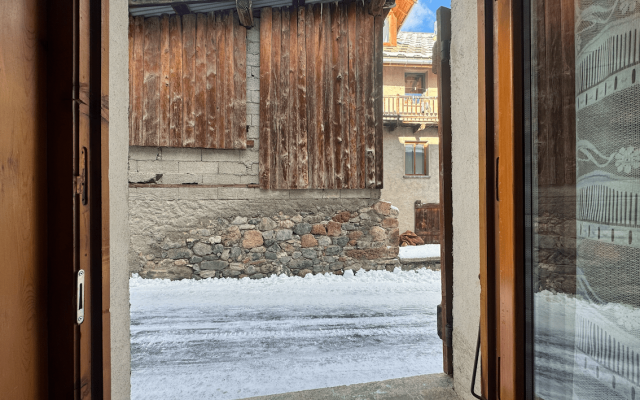 Room 502723-1194088