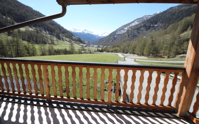 Room 502723-1191085 Room 502723-1191085