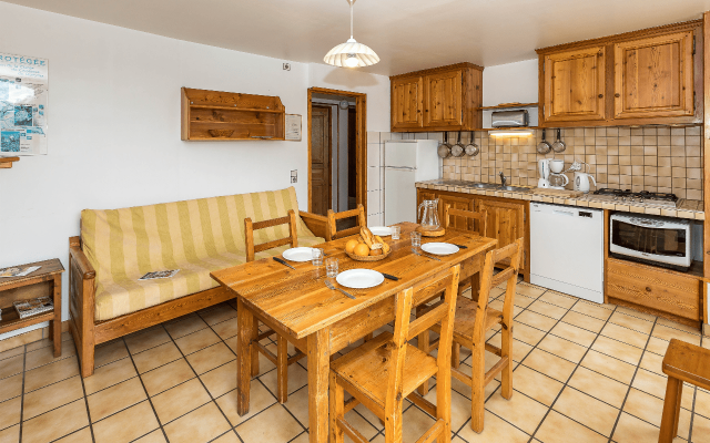 Room 502723-1191086