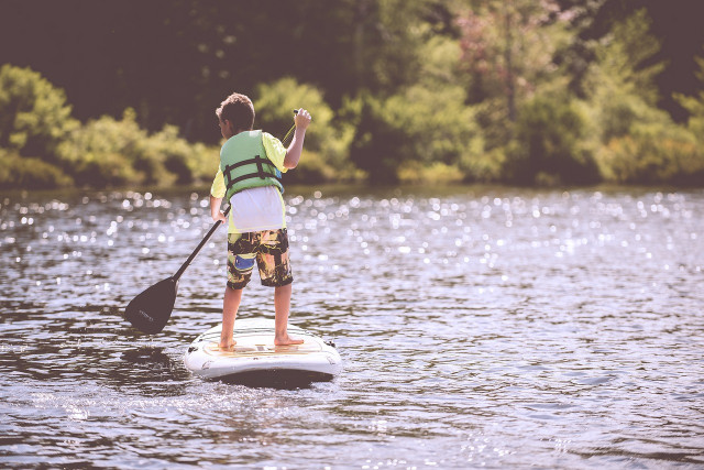 5_paddle_kayak_et_jeux_sur_le_lac.jpg
