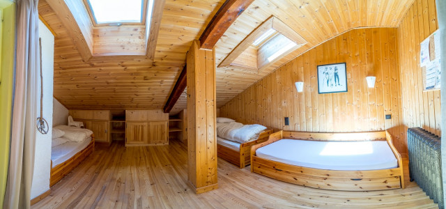 ouartyves-gentiane-stveran ouartyves-gentiane-stveran