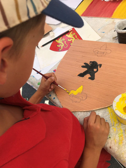 Atelier 6 - 12 ans : A vos boucliers chevaliers_Château-Ville-Vieille